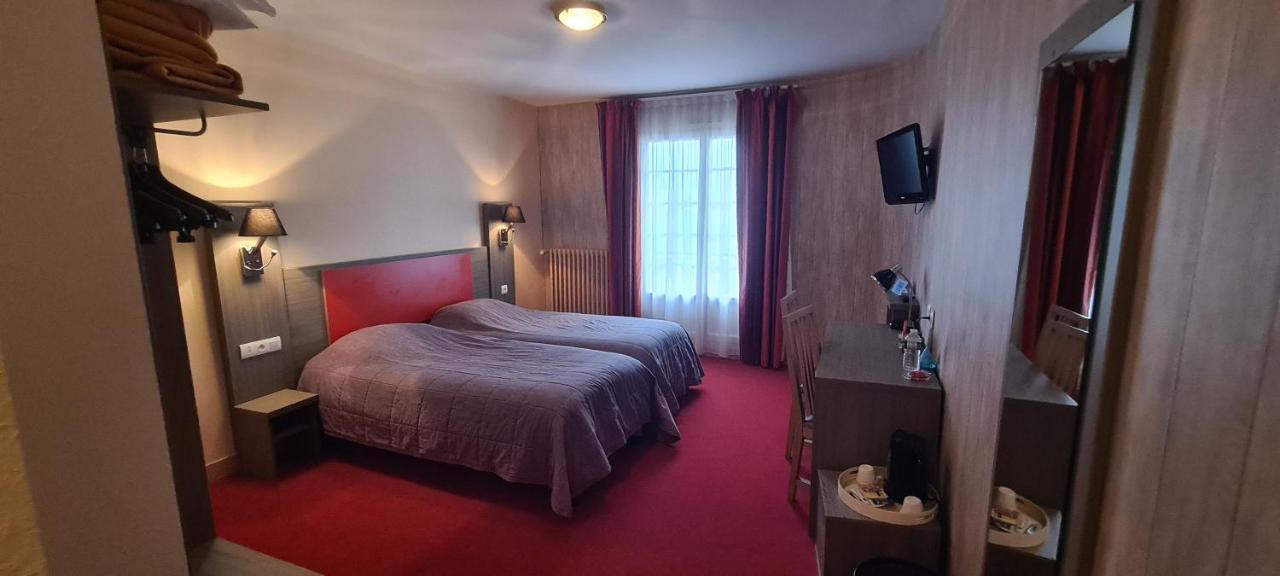 קור-שברני Logis Hotel Saint-Hubert מראה חיצוני תמונה