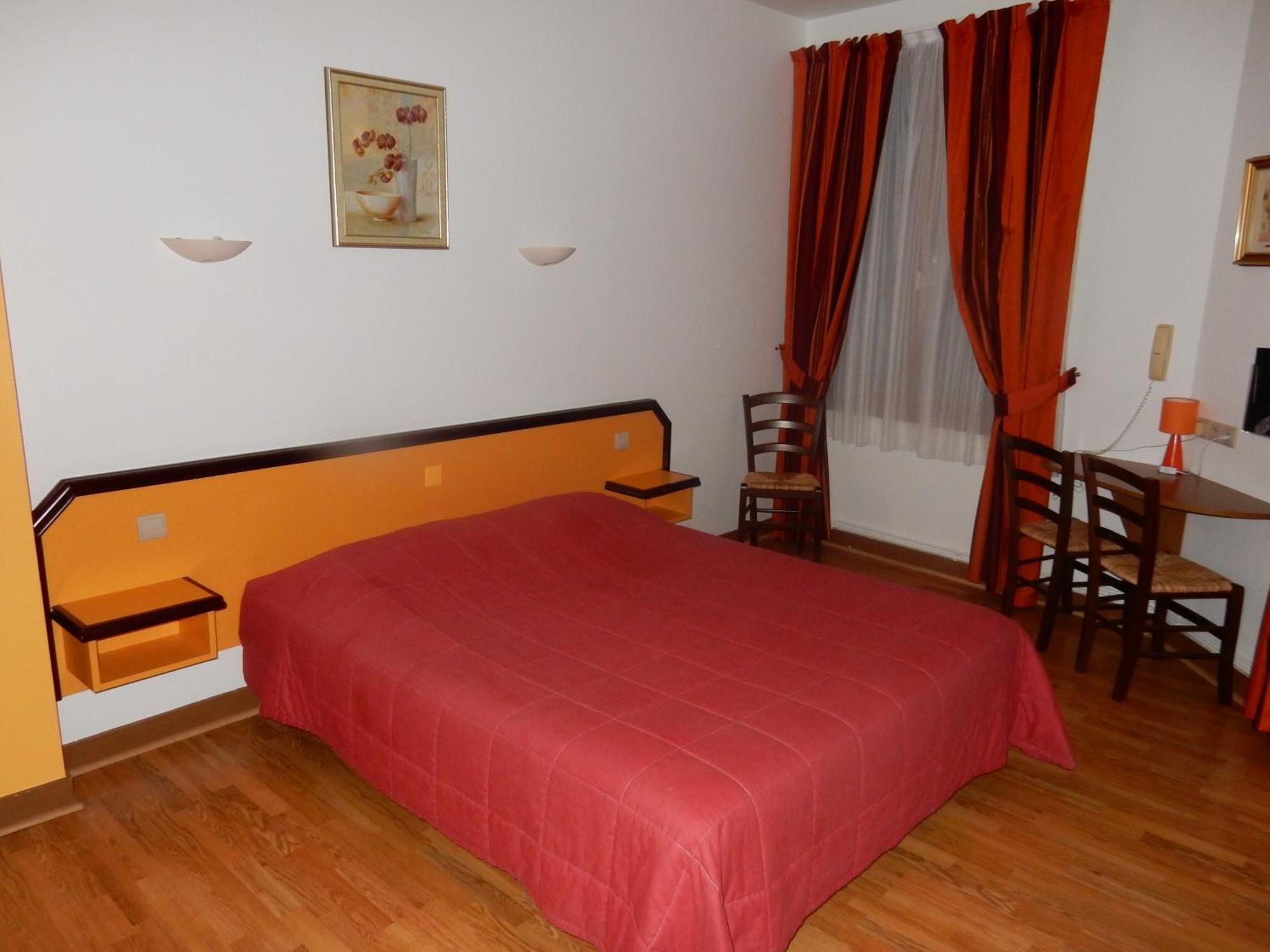 קור-שברני Logis Hotel Saint-Hubert חדר תמונה