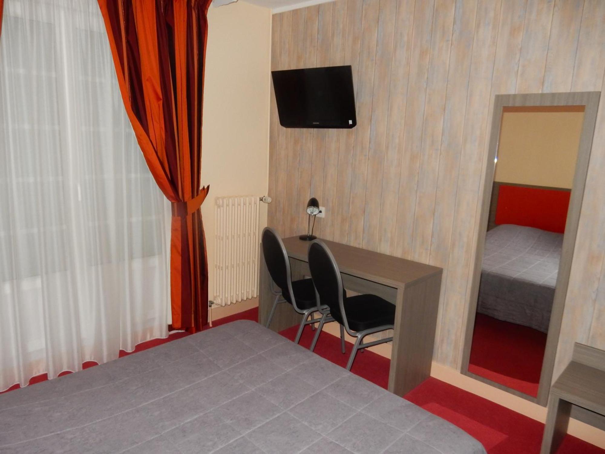 קור-שברני Logis Hotel Saint-Hubert חדר תמונה