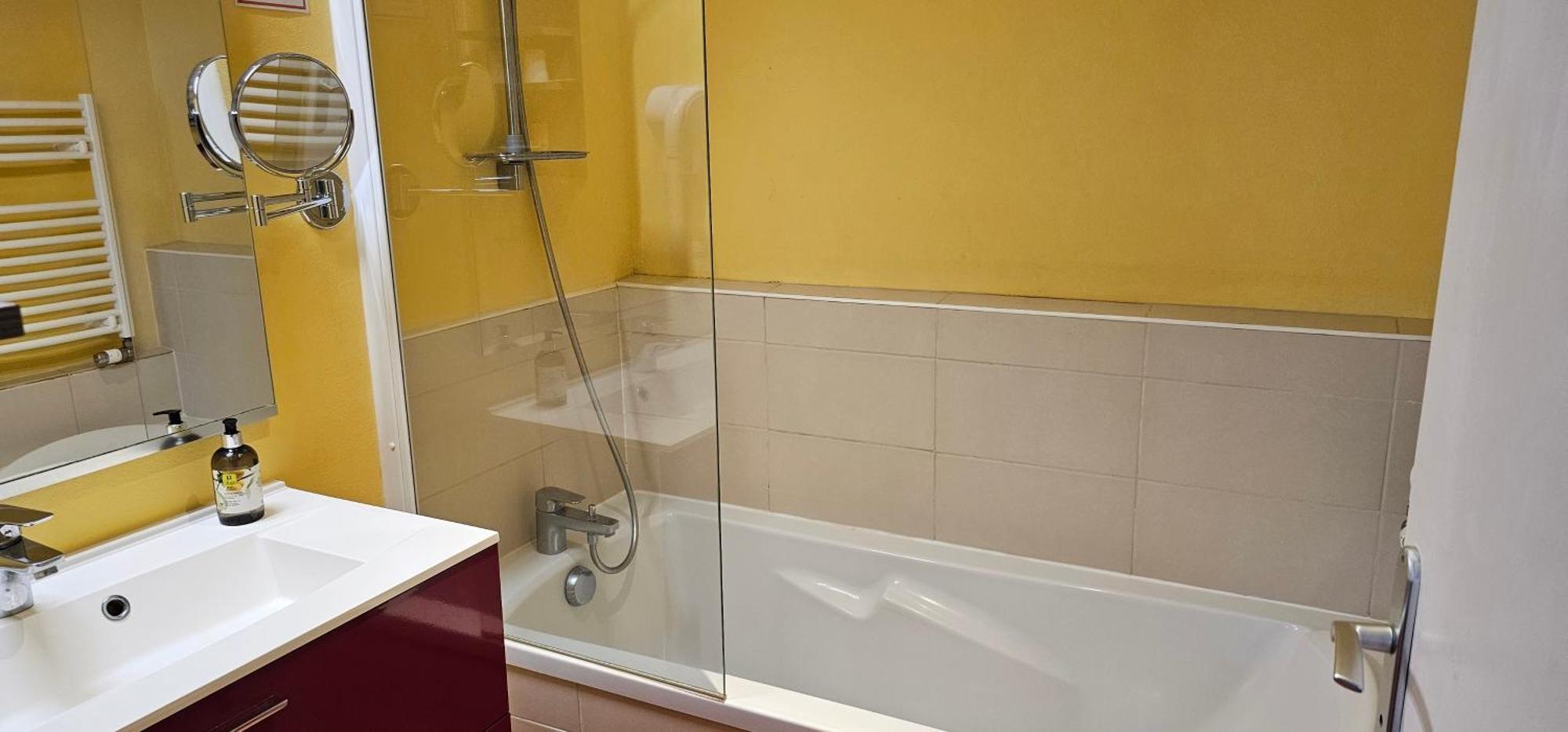 קור-שברני Logis Hotel Saint-Hubert מראה חיצוני תמונה