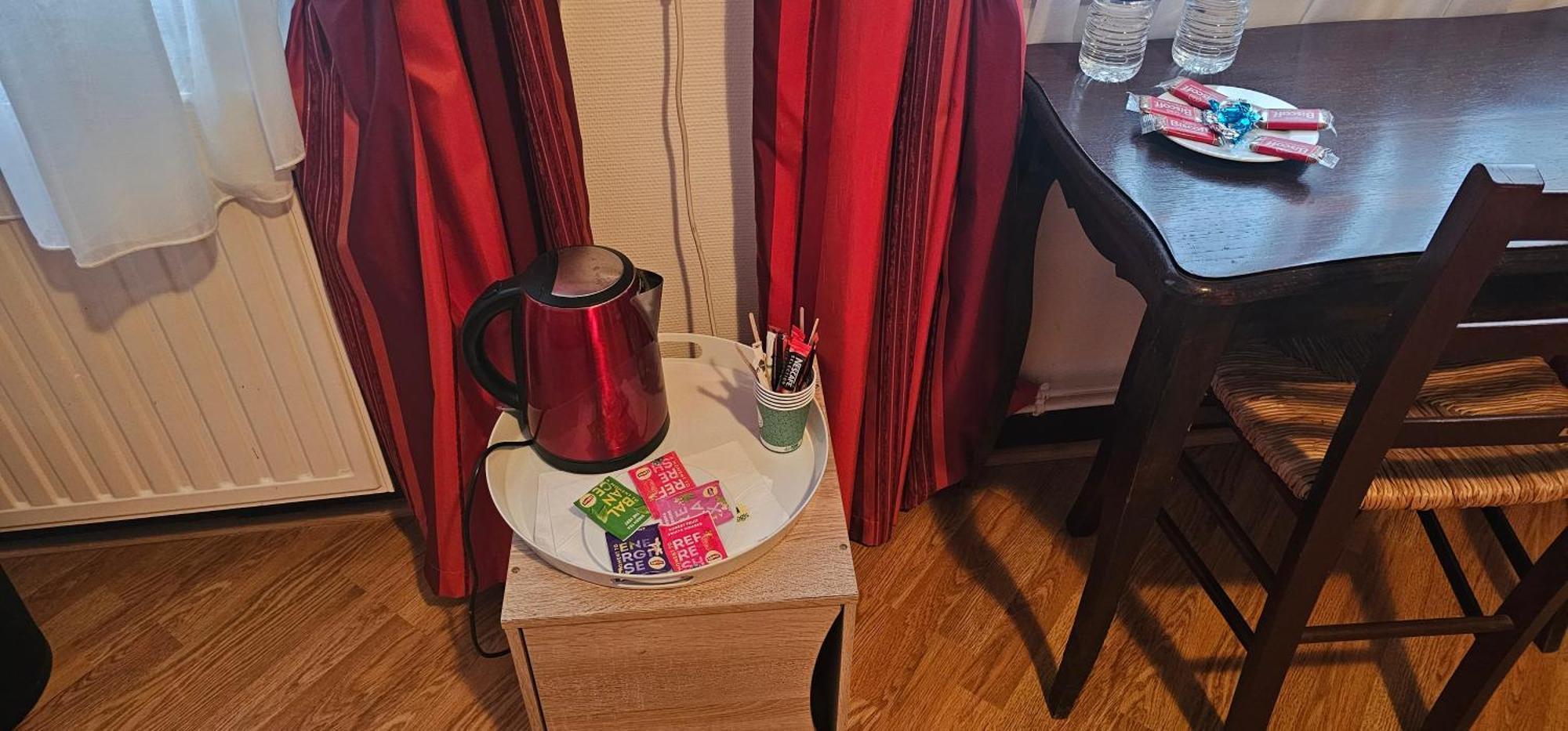 קור-שברני Logis Hotel Saint-Hubert מראה חיצוני תמונה