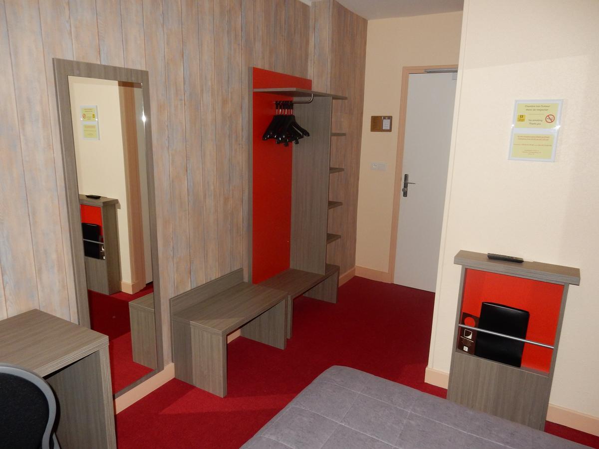 קור-שברני Logis Hotel Saint-Hubert מראה חיצוני תמונה