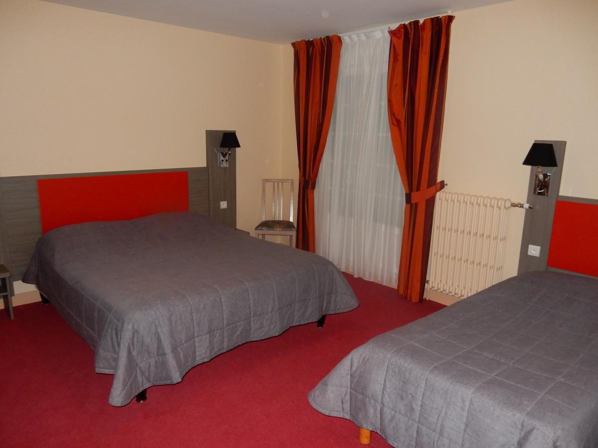קור-שברני Logis Hotel Saint-Hubert מראה חיצוני תמונה