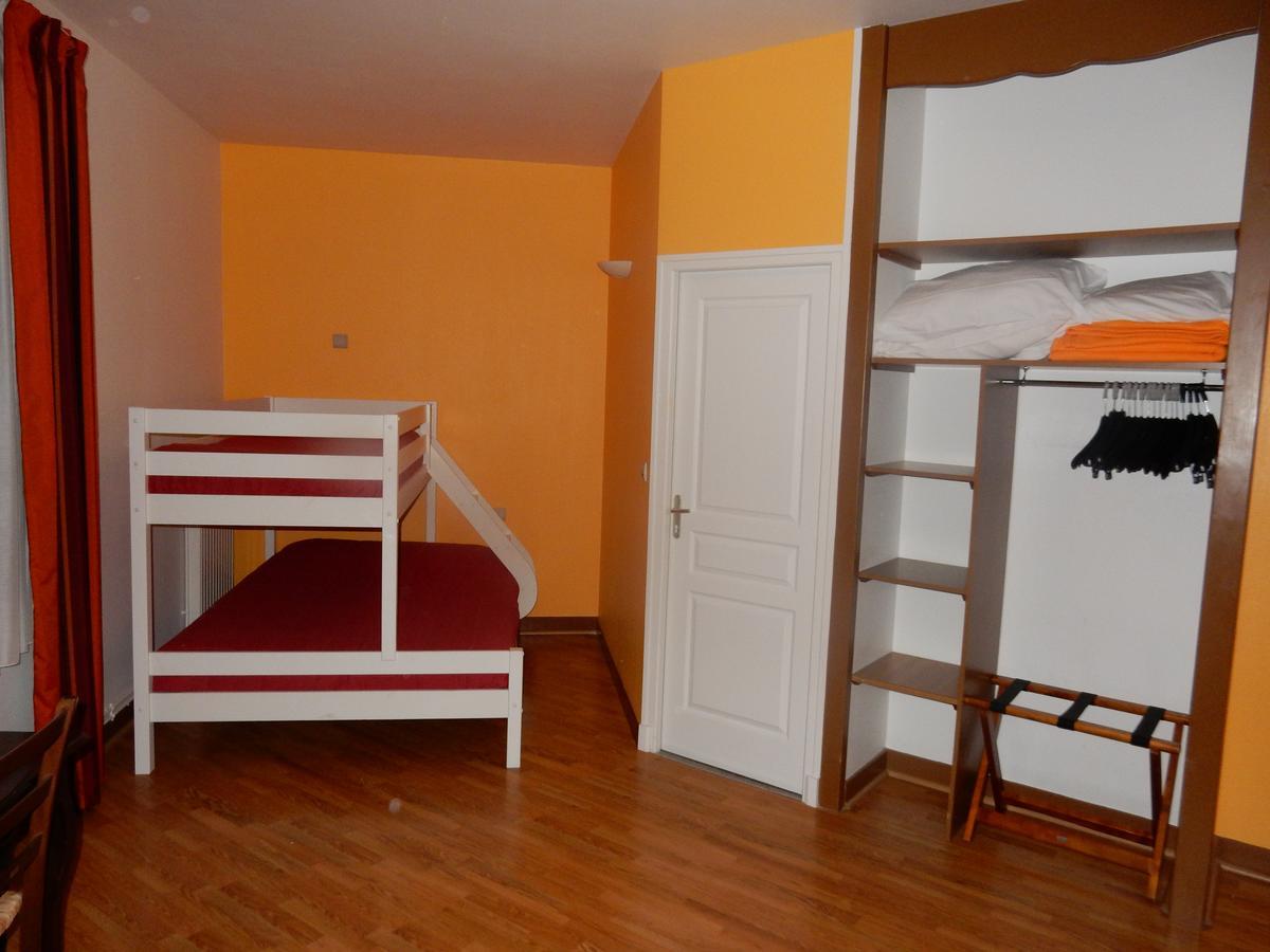 קור-שברני Logis Hotel Saint-Hubert מראה חיצוני תמונה