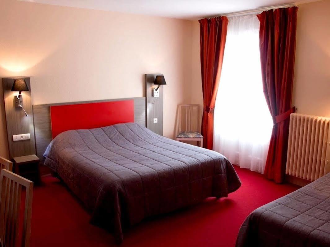 קור-שברני Logis Hotel Saint-Hubert מראה חיצוני תמונה