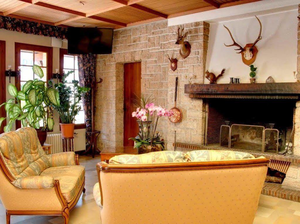 קור-שברני Logis Hotel Saint-Hubert מראה חיצוני תמונה