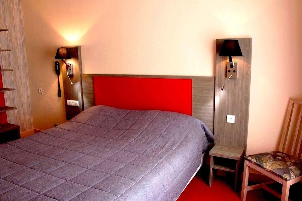 קור-שברני Logis Hotel Saint-Hubert מראה חיצוני תמונה